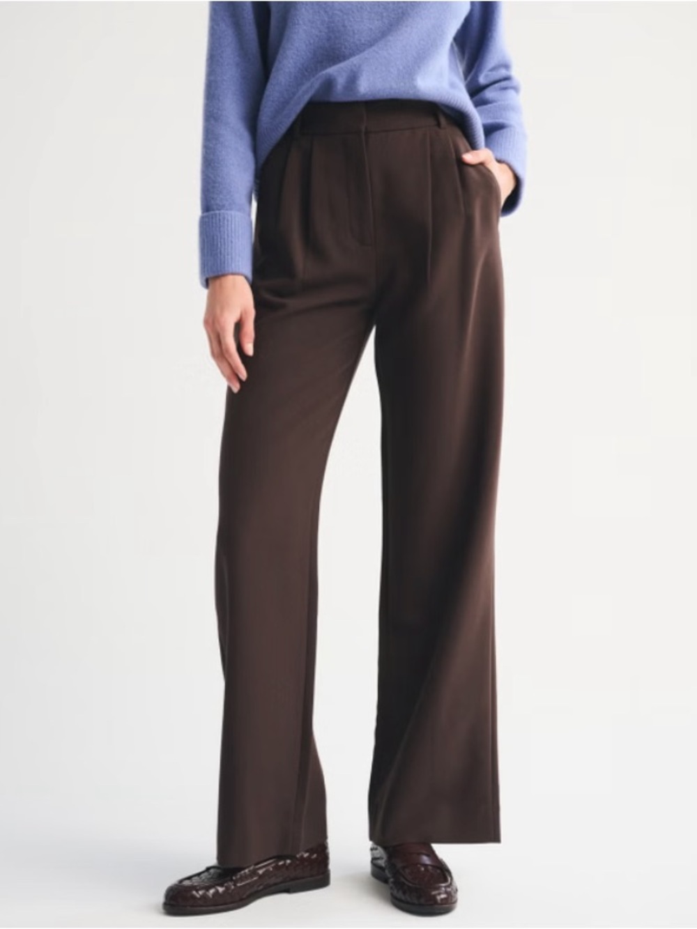 Abercrombie & Fitch Sloane Pant in Burgundy - Picture 2 of 5